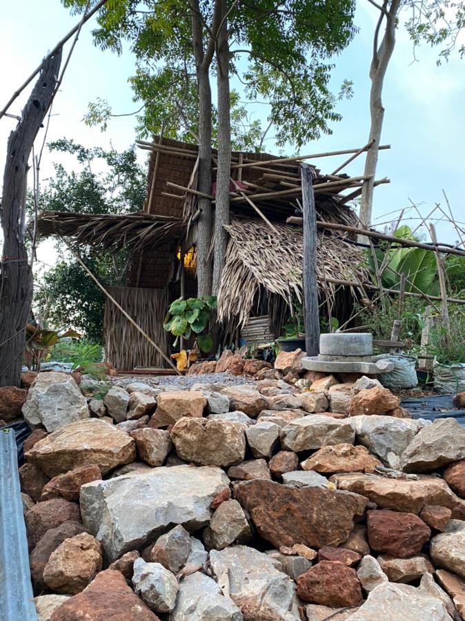 Royal Mountain Hut Hotel Ratchaburi Eksteriør billede