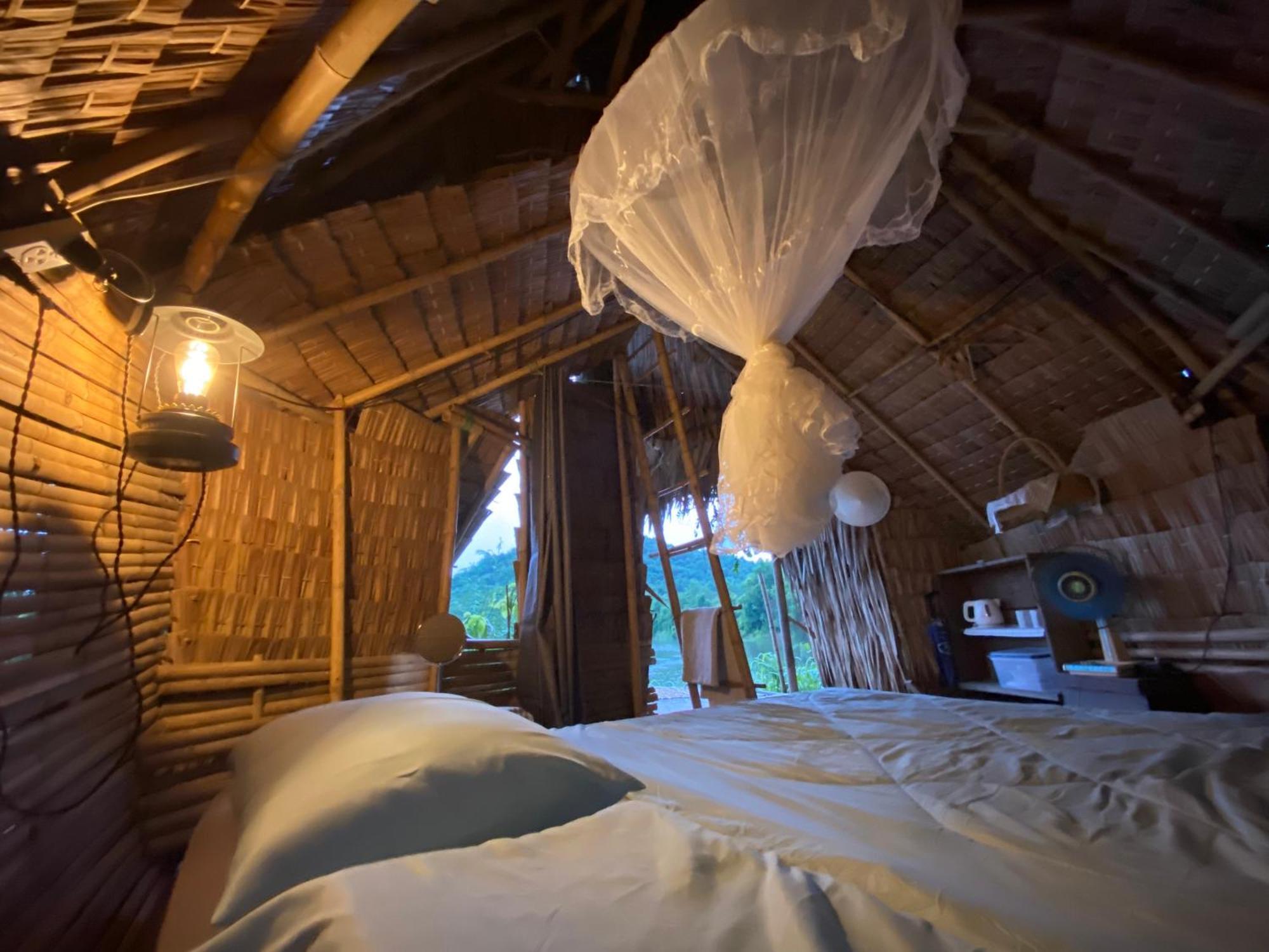 Royal Mountain Hut Hotel Ratchaburi Eksteriør billede
