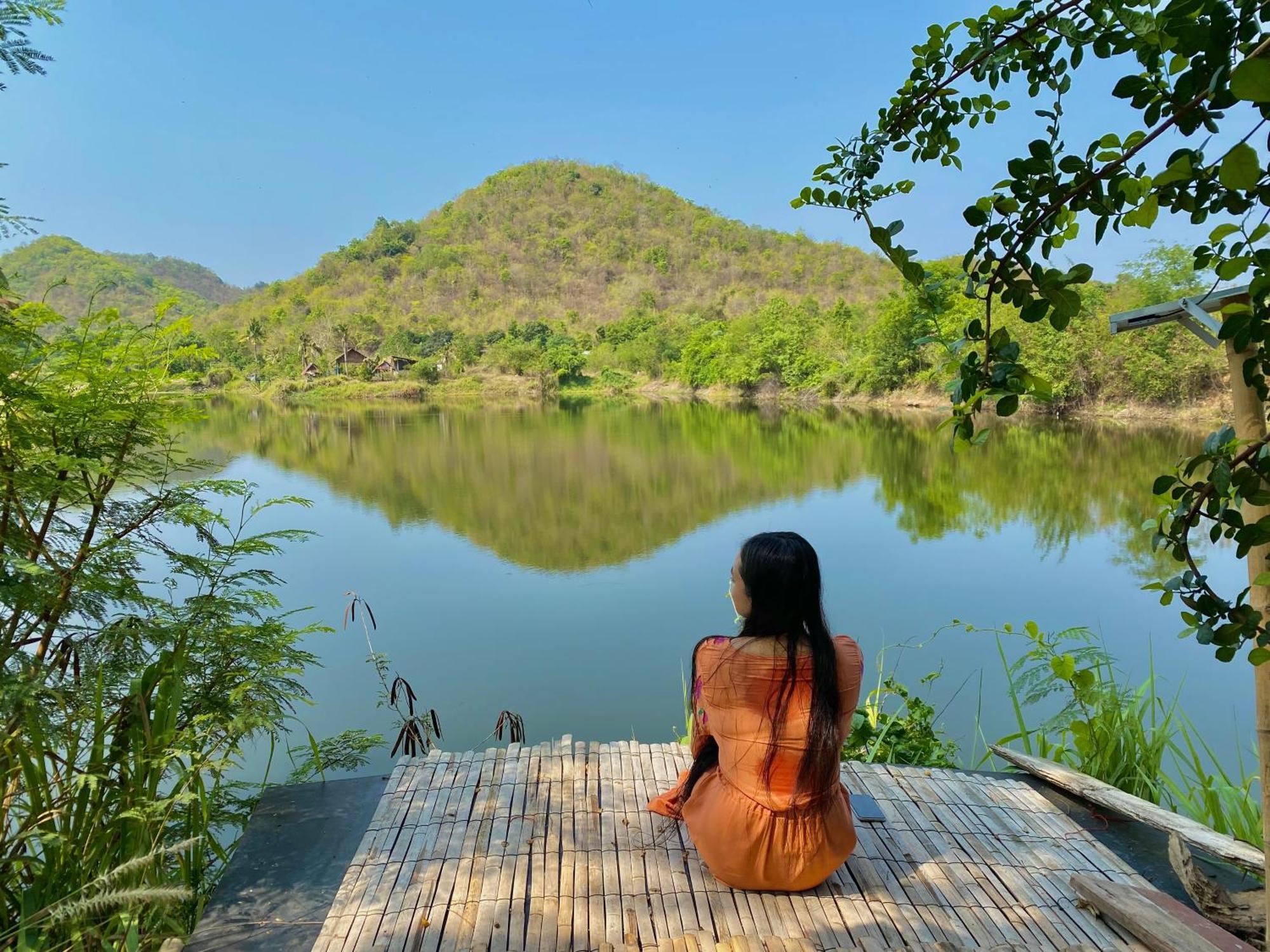 Royal Mountain Hut Hotel Ratchaburi Eksteriør billede