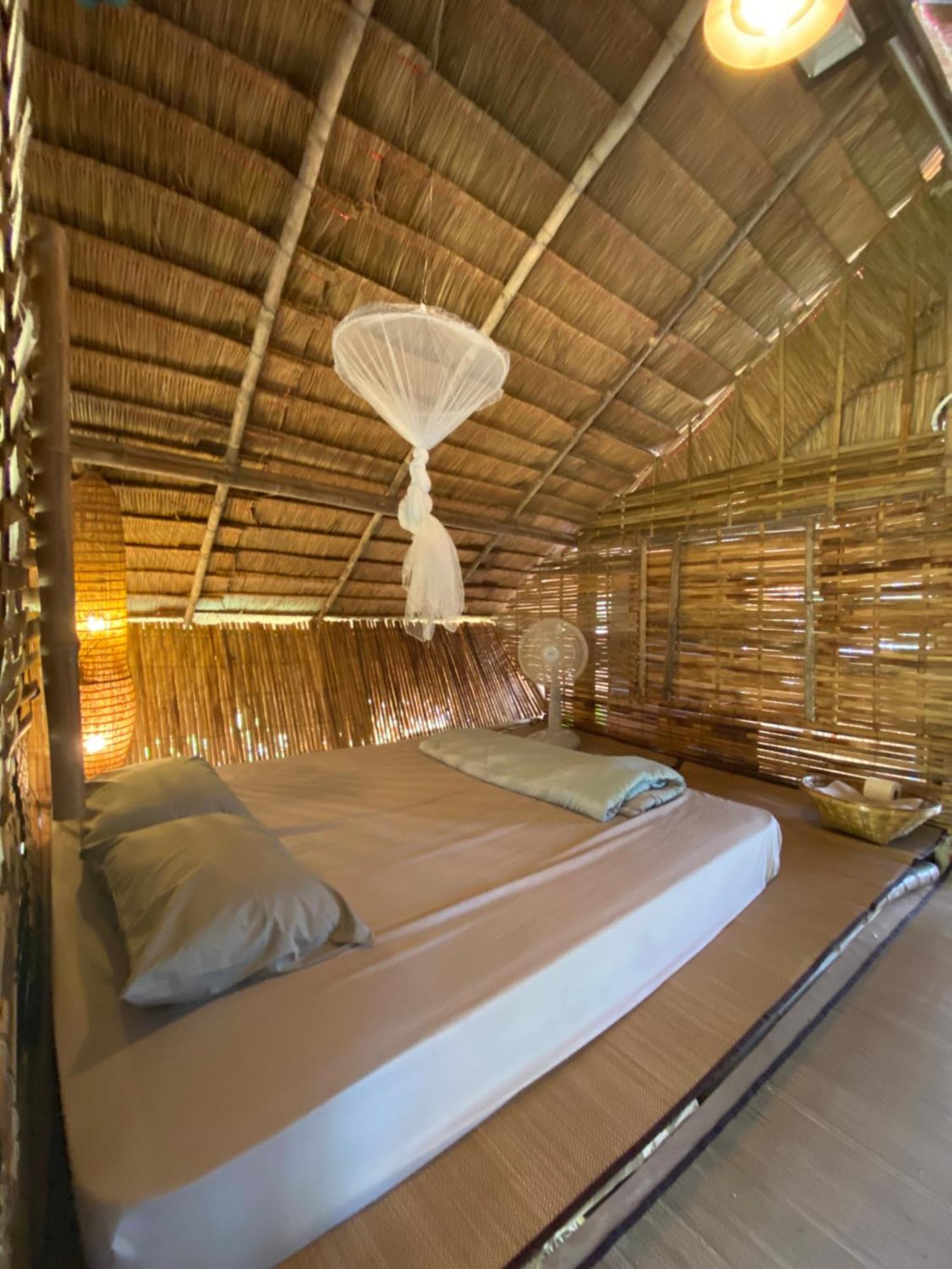 Royal Mountain Hut Hotel Ratchaburi Eksteriør billede