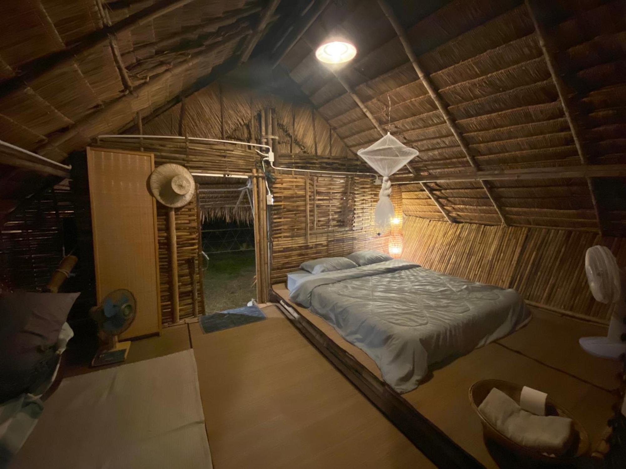 Royal Mountain Hut Hotel Ratchaburi Eksteriør billede