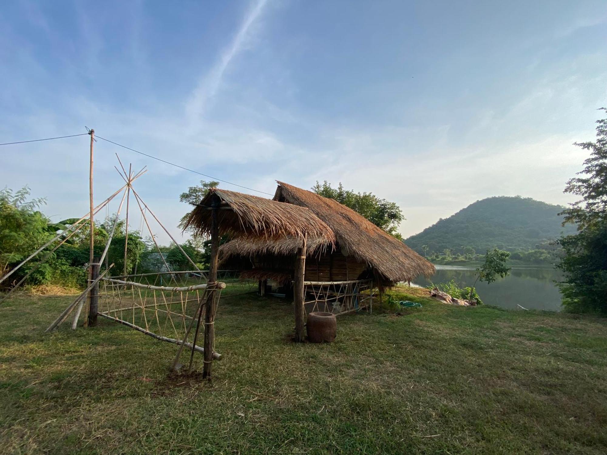 Royal Mountain Hut Hotel Ratchaburi Eksteriør billede