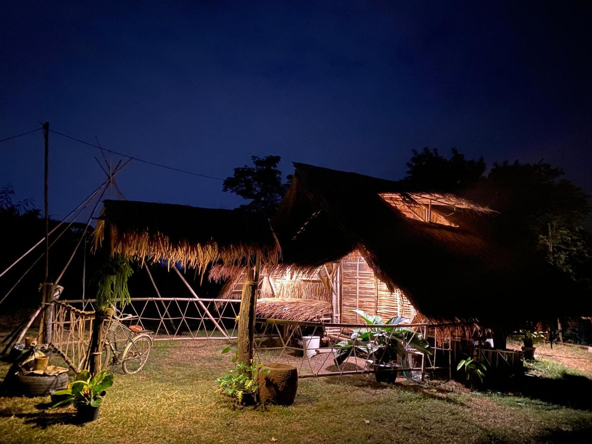 Royal Mountain Hut Hotel Ratchaburi Eksteriør billede
