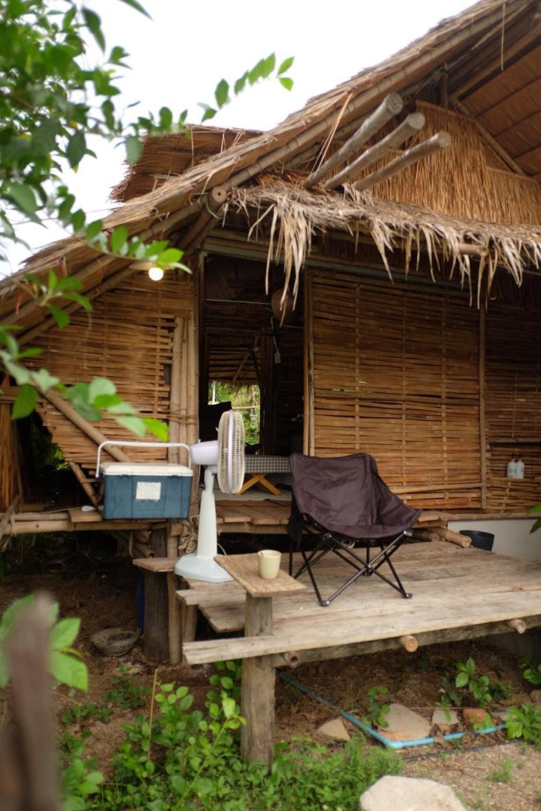 Royal Mountain Hut Hotel Ratchaburi Værelse billede