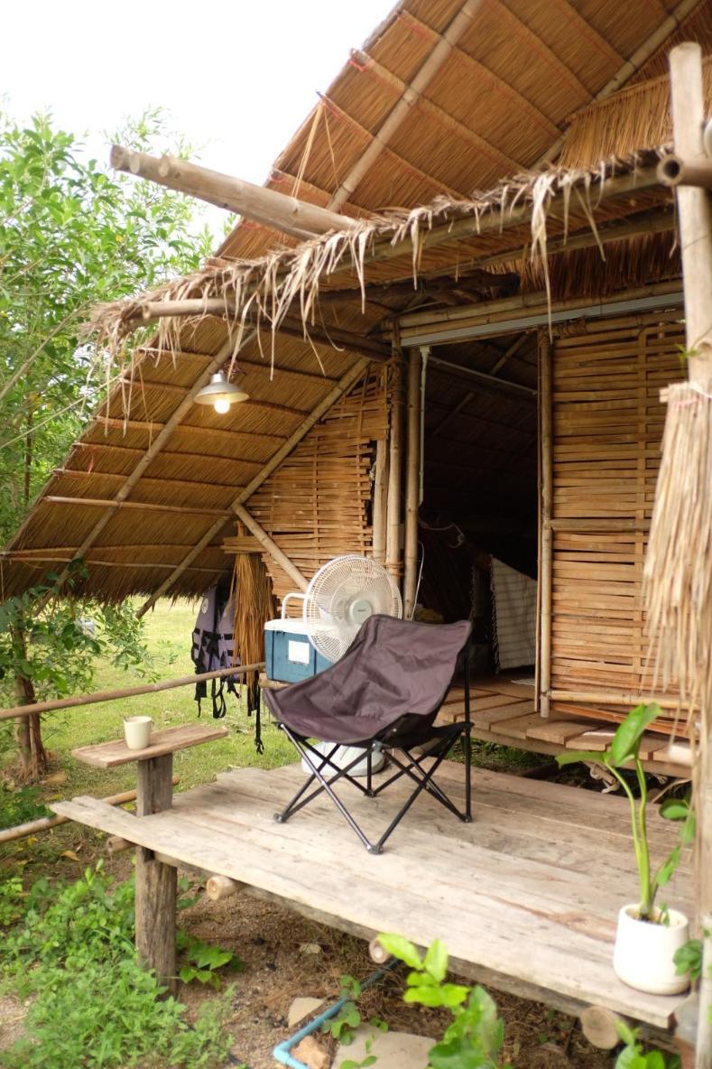 Royal Mountain Hut Hotel Ratchaburi Værelse billede